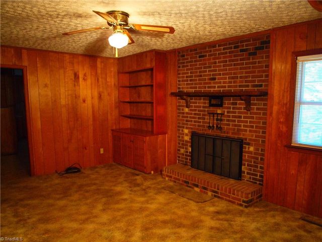 206 Oak Leaf Road, Asheboro, NC 27205