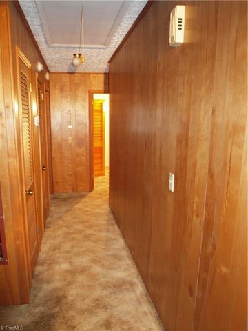 206 Oak Leaf Road, Asheboro, NC 27205