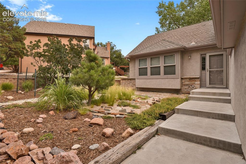 6525 White Falcon Court, Colorado Springs, CO 80919 — photo 3