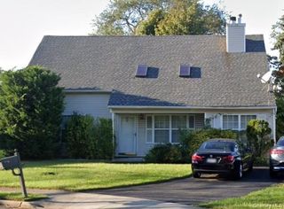 23 Chris Matt Court, Bay Shore, NY 11706