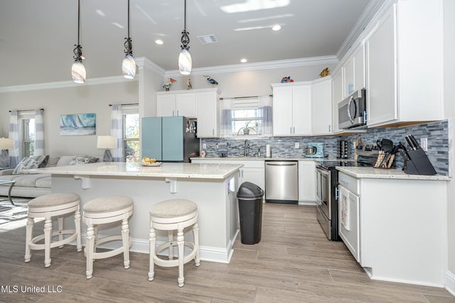 6948 Osprey Drive, Ocean Springs, MS 39564