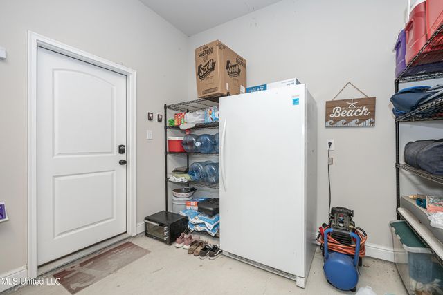 6948 Osprey Drive, Ocean Springs, MS 39564