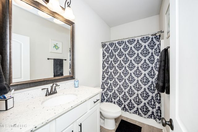 6948 Osprey Drive, Ocean Springs, MS 39564