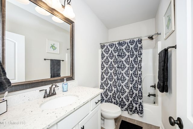 6948 Osprey Drive, Ocean Springs, MS 39564