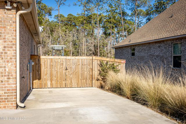 6948 Osprey Drive, Ocean Springs, MS 39564