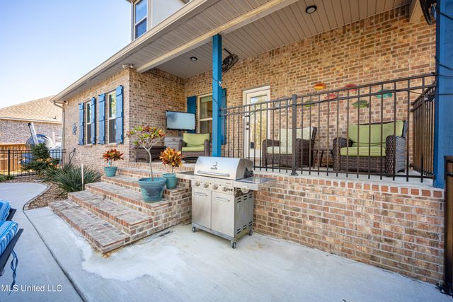 6948 Osprey Drive, Ocean Springs, MS 39564