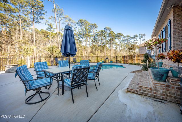 6948 Osprey Drive, Ocean Springs, MS 39564