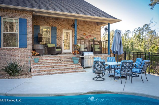 6948 Osprey Drive, Ocean Springs, MS 39564