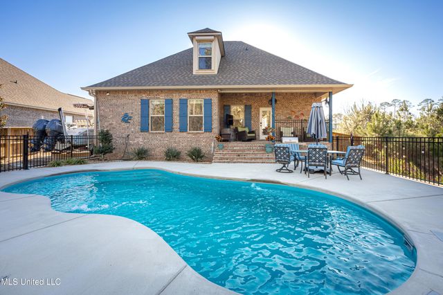 6948 Osprey Drive, Ocean Springs, MS 39564