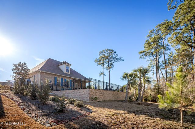 6948 Osprey Drive, Ocean Springs, MS 39564