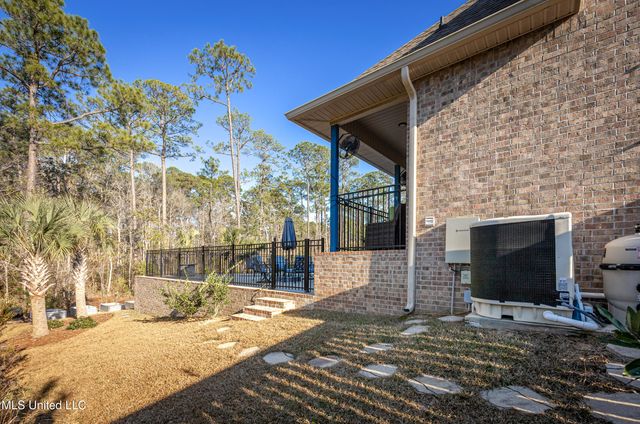 6948 Osprey Drive, Ocean Springs, MS 39564