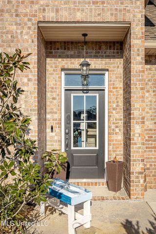 6948 Osprey Drive, Ocean Springs, MS 39564