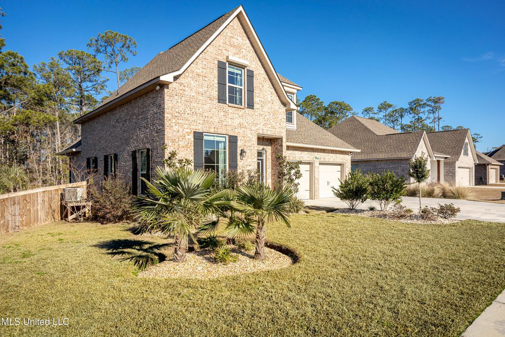 6948 Osprey Drive, Ocean Springs, MS 39564