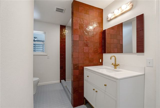 16 Stretford Drive, Bella Vista, AR 72714