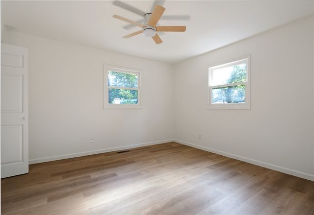 16 Stretford Drive, Bella Vista, AR 72714