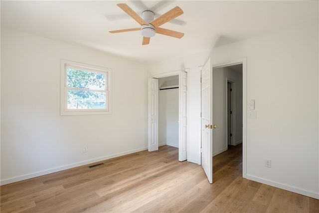16 Stretford Drive, Bella Vista, AR 72714