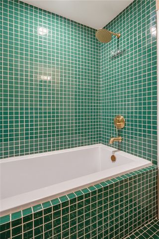 16 Stretford Drive, Bella Vista, AR 72714