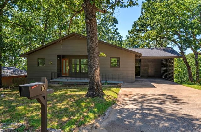16 Stretford Drive, Bella Vista, AR 72714