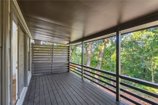 16 Stretford Drive, Bella Vista, AR 72714