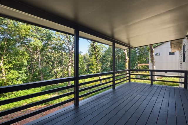16 Stretford Drive, Bella Vista, AR 72714