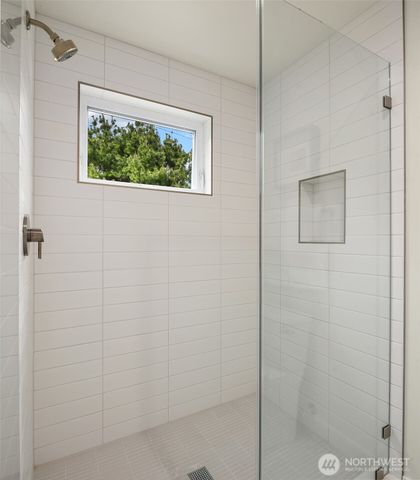 215 NE 123rd Street, Seattle, WA 98125