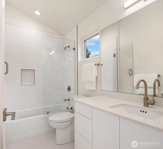 215 NE 123rd Street, Seattle, WA 98125