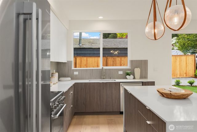 215 NE 123rd Street, Seattle, WA 98125