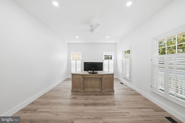 20384 MIDDLEBURY ST, Ashburn, VA 20147