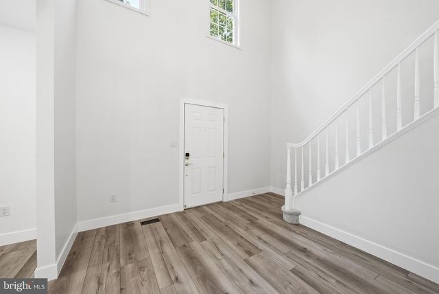 20384 MIDDLEBURY ST, Ashburn, VA 20147