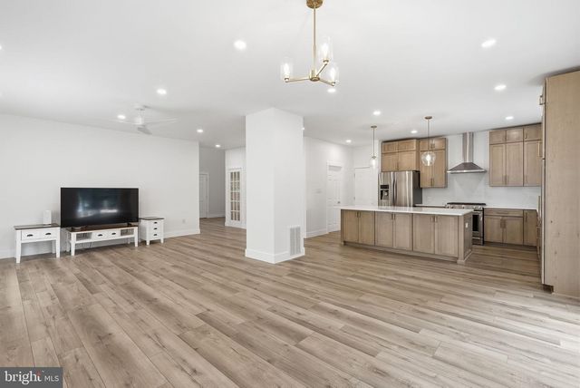 20384 MIDDLEBURY ST, Ashburn, VA 20147