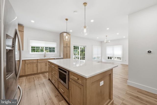 20384 MIDDLEBURY ST, Ashburn, VA 20147