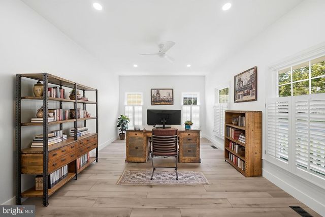 20384 MIDDLEBURY ST, Ashburn, VA 20147