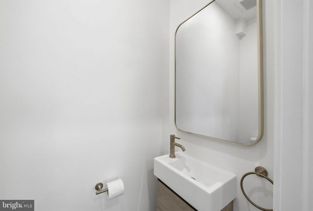 20384 MIDDLEBURY ST, Ashburn, VA 20147