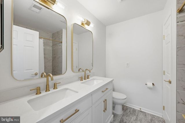 20384 MIDDLEBURY ST, Ashburn, VA 20147