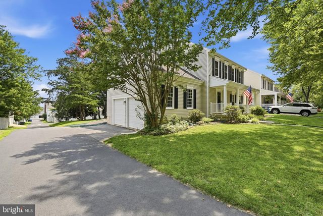 20384 MIDDLEBURY ST, Ashburn, VA 20147