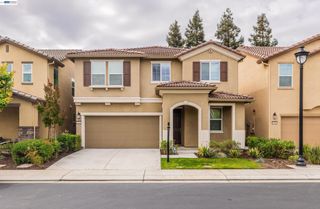 60 Molveno Dr, Stockton, CA 95209