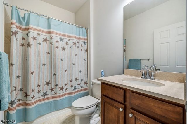 90 Schindler Ct, Franklin Twp., NJ 08873