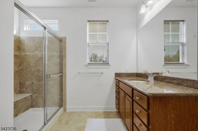 90 Schindler Ct, Franklin Twp., NJ 08873