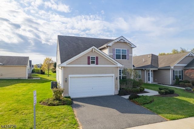 90 Schindler Ct, Franklin Twp., NJ 08873