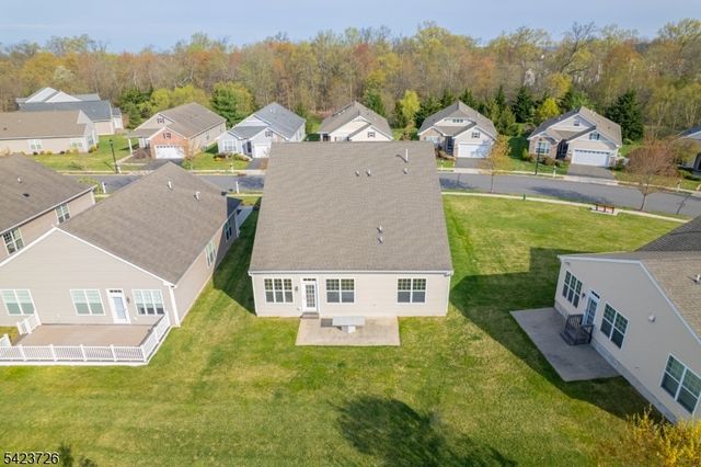 90 Schindler Ct, Franklin Twp., NJ 08873