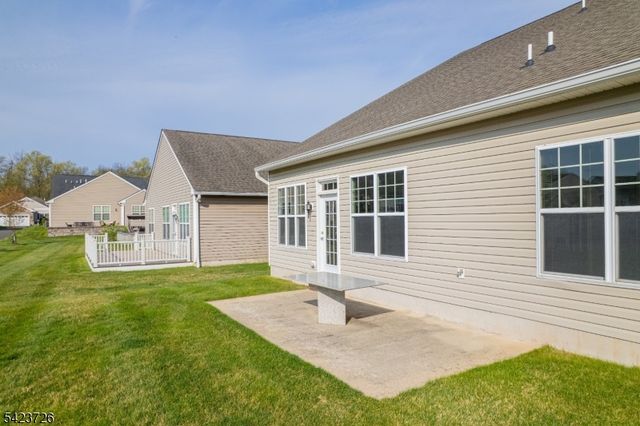 90 Schindler Ct, Franklin Twp., NJ 08873