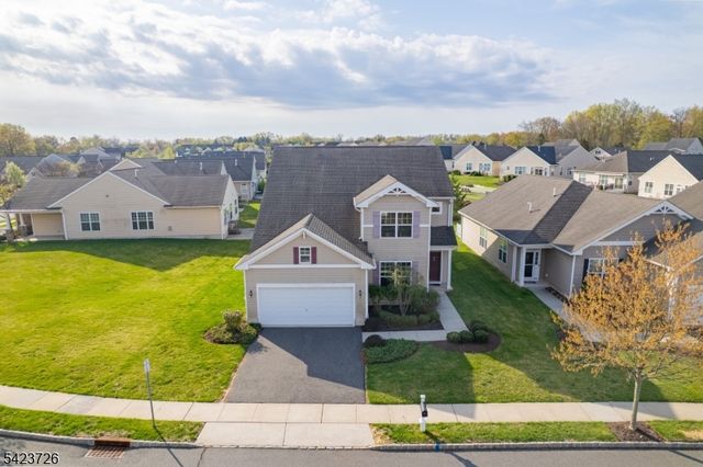 90 Schindler Ct, Franklin Twp., NJ 08873