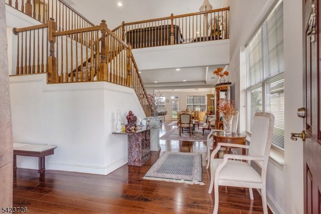 90 Schindler Ct, Franklin Twp., NJ 08873