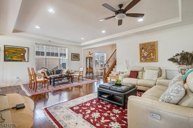 90 Schindler Ct, Franklin Twp., NJ 08873