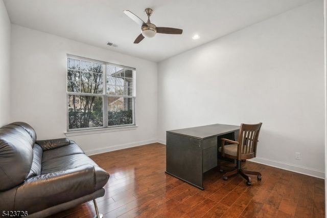 90 Schindler Ct, Franklin Twp., NJ 08873