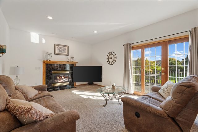 2620 Silver Oak Trl, Marion, IA 52302