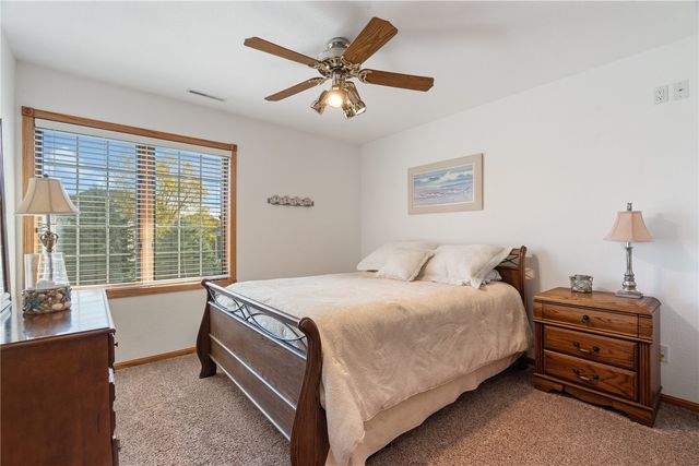 2620 Silver Oak Trl, Marion, IA 52302