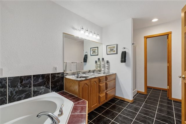 2620 Silver Oak Trl, Marion, IA 52302