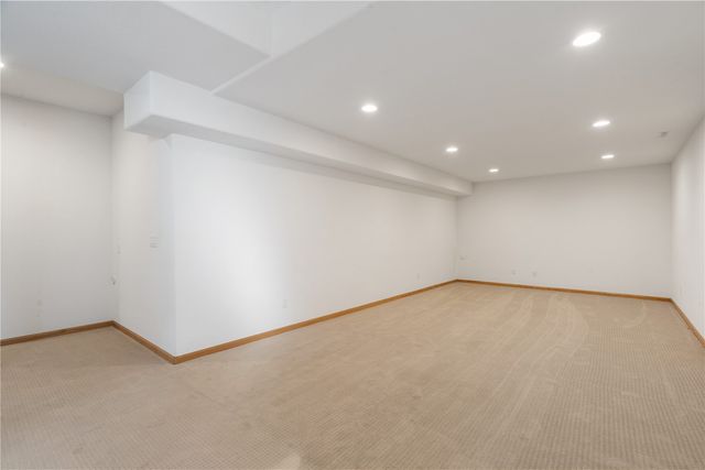 2620 Silver Oak Trl, Marion, IA 52302