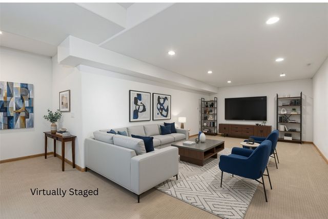 2620 Silver Oak Trl, Marion, IA 52302